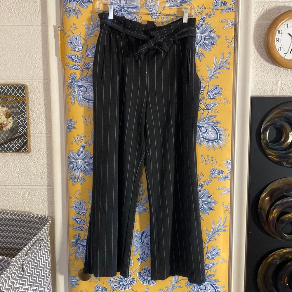 CI SONO size L cropped high waisted black pants with tie and side zipper